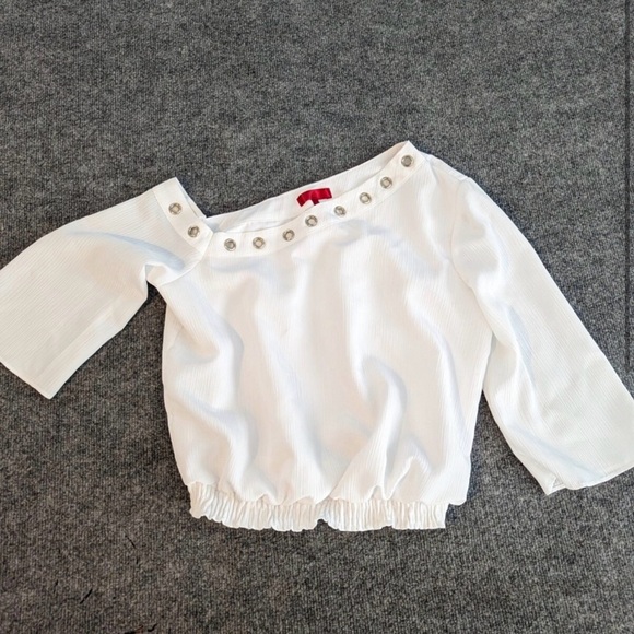 Jennifer Lopez White Blouse with Silver Accents - Picture 2 of 6